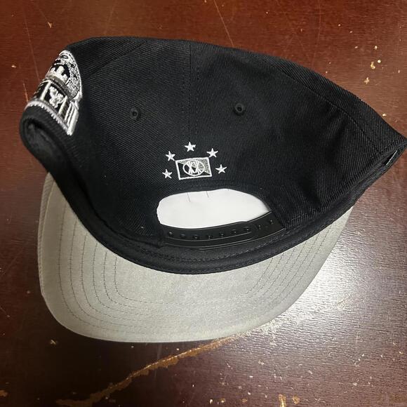 TWENTY TWO Black, New York city, silver snapback hat